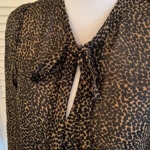 Emme Marella Tie Front V-neck Blouse Women’s Animal Print Sheer Hi Lo Hem Size 2